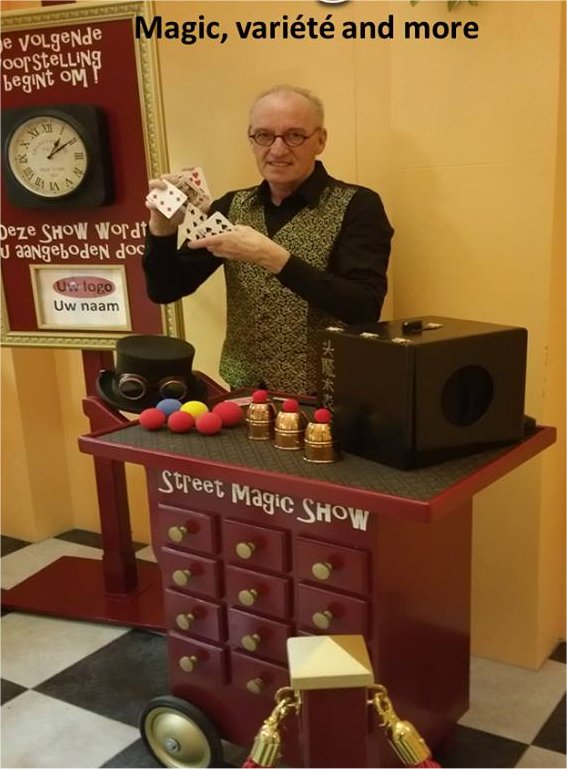 Mr Magic tafelgoochelaar te boeken bij www.kwekel-evenementen.nl