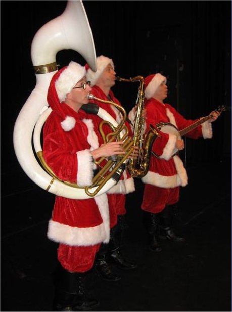 Kerstmannenorkest te boeken bij www.kwekel-evenementen.nl