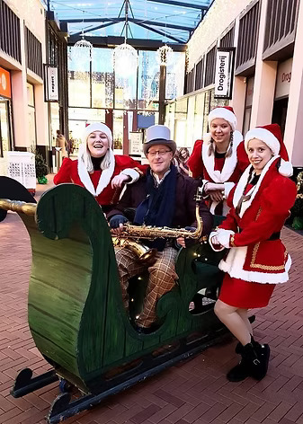 Dickens saxofonist https://dickens.artiesten.club